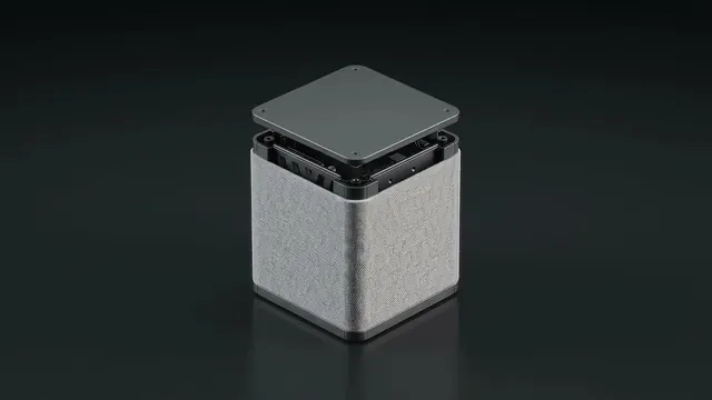 otoria speaker with its metal top lifted above the internal frame